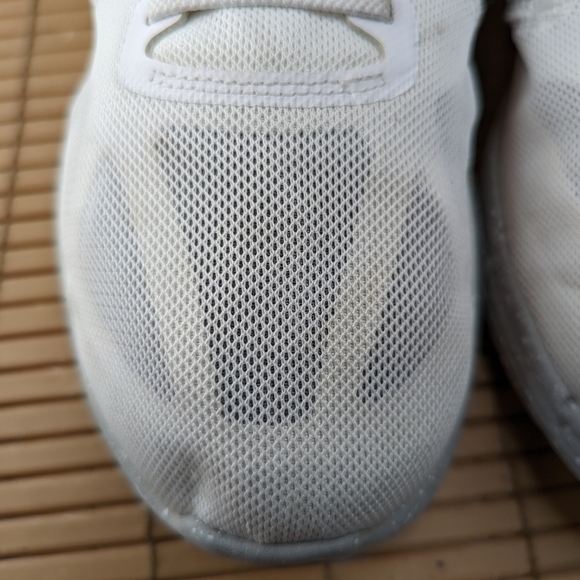Nike Revolution 3 FlyEase white Running Shoes women's Size 9.5W   great conditio - Picture 6 of 11